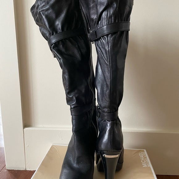 Michael Kors -Veronica Black Boots - Picture 5 of 8